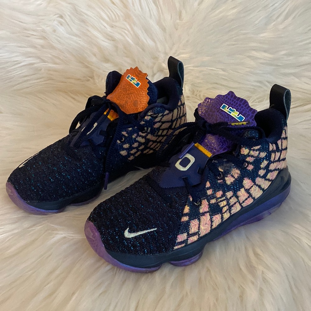 Nike LBJ Kids Sneakers | Size 1